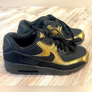 Youth Nike Air’s Size 5.5